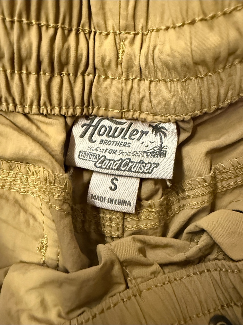 Howler bros Toyota Land Cruiser shorts size small khaki - Picture 3 of 4